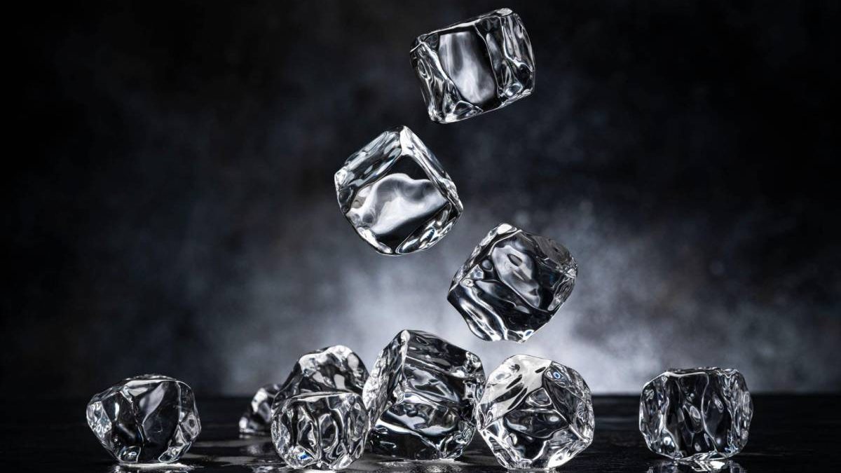 Wellhealthorganic.Com:Amazing-Beauty-Tips-Of-Ice-Cube-Will-Make-You-Beautiful-And-Young